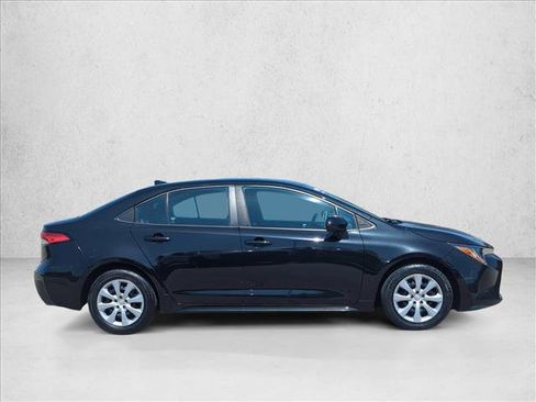 Used 2021 Toyota Corolla LE FWD image 4