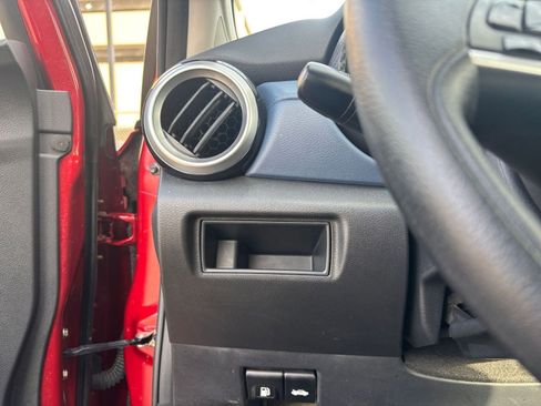 Used 2025 Nissan Versa SV image 32