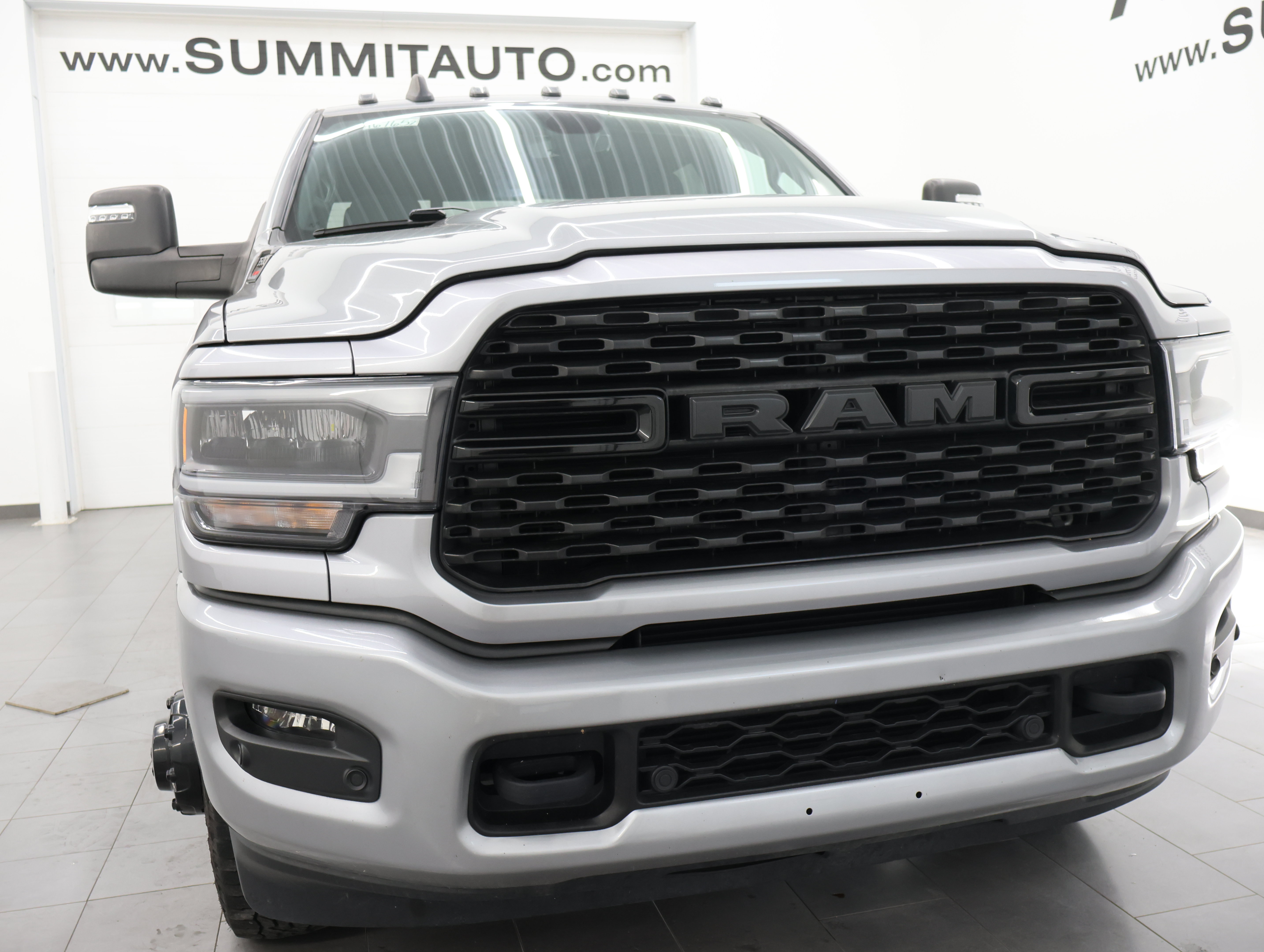 Used 2024 RAM 3500 Big Horn w/ Night Edition AWD/4WD image 22