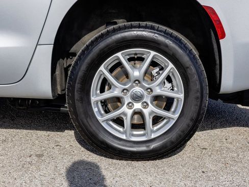 Used 2022 Chrysler Voyager LX image 26