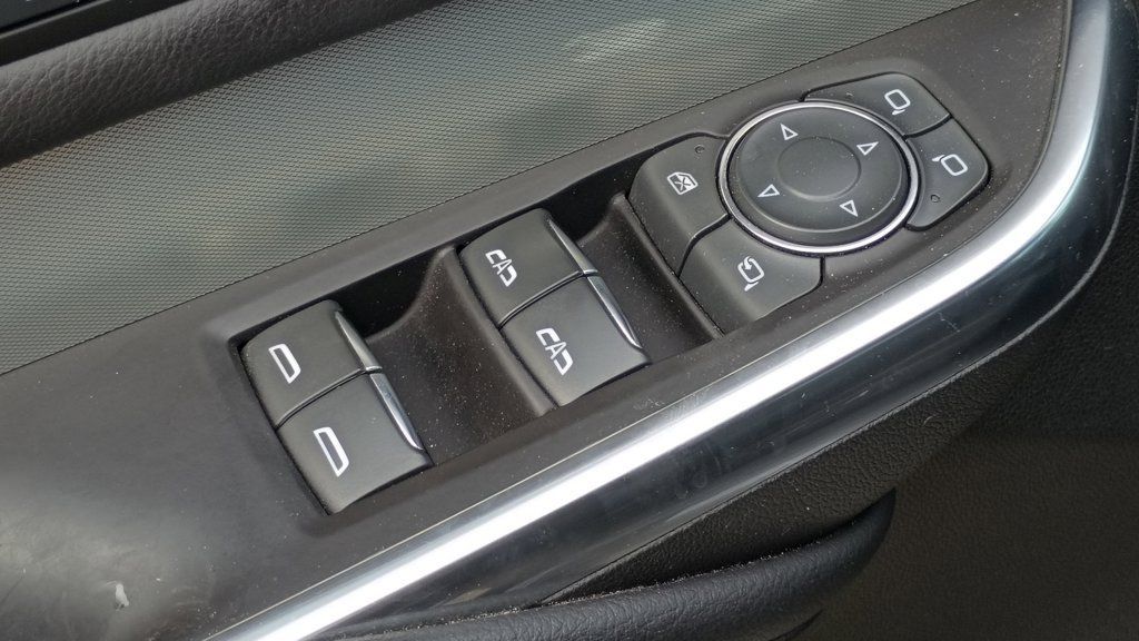 Used 2023 Cadillac XT4 Premium Luxury FWD image 21