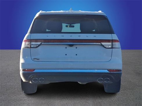 Used 2022 Lincoln Aviator Reserve w/ Equipment Group 201A image 5