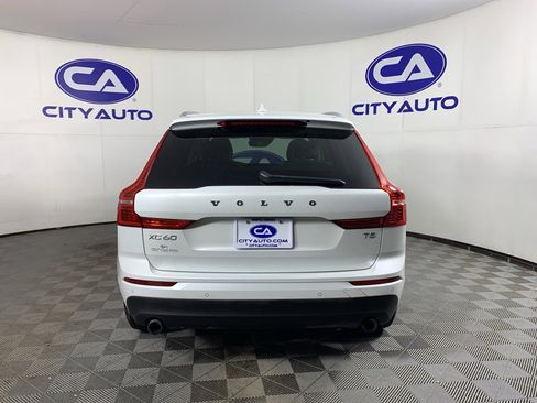 Used 2019 Volvo XC60 T5 Momentum w/ Premium Package image 4