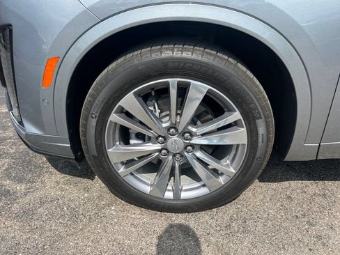 Used 2024 Cadillac XT6 Premium Luxury w/ Technology Package AWD/4WD image 11