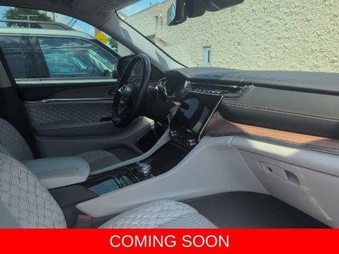 Used 2022 Jeep Grand Cherokee L Summit w/ Advanced Protech Group IV AWD/4WD image 10