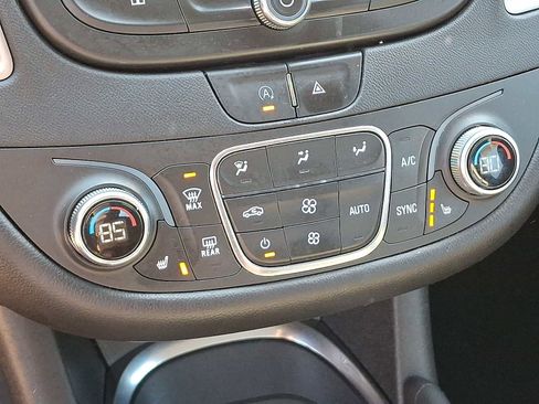 Used 2022 Chevrolet Malibu LT w/ Leather Package image 15