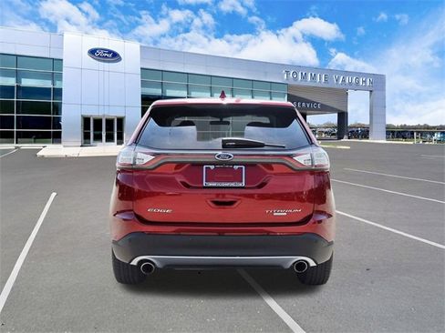 Used 2018 Ford Edge Titanium w/ Technology Package image 3