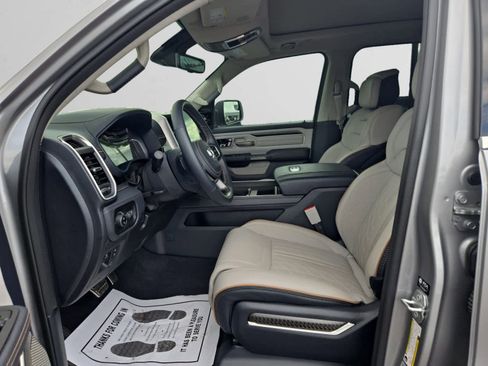 Certified 2025 RAM 1500 Tungsten AWD/4WD image 9
