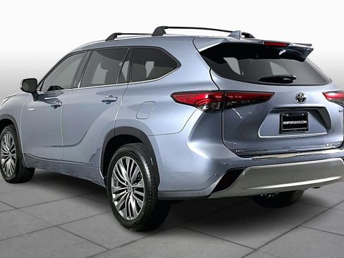 Used 2021 Toyota Highlander Platinum image 11