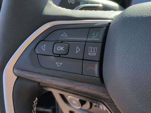 Used 2023 Jeep Grand Cherokee Limited AWD/4WD image 23