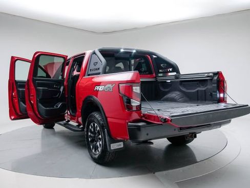 Used 2021 Nissan Titan PRO-4X w/ Pro-4x Convenience Package AWD/4WD image 19
