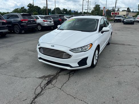 Used 2019 Ford Fusion SE FWD image 7