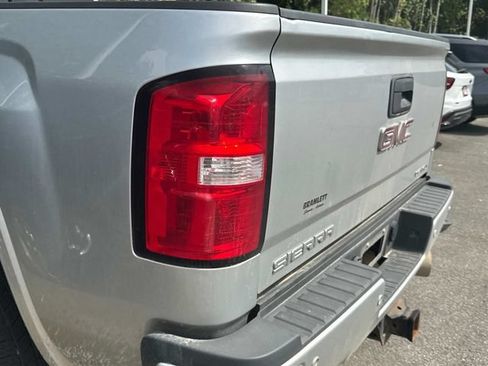 Used 2018 GMC Sierra 2500 Denali w/ Duramax Plus Package AWD/4WD image 11