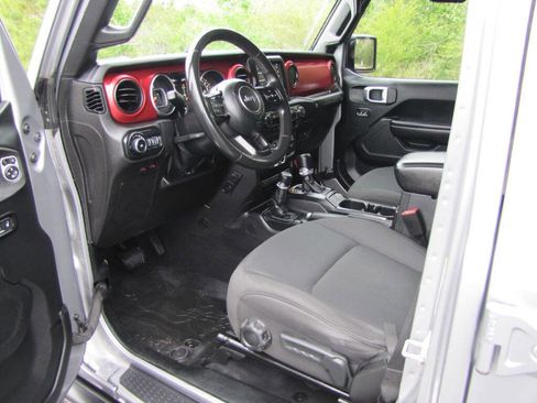 Used 2018 Jeep Wrangler Unlimited Sport S AWD/4WD image 14