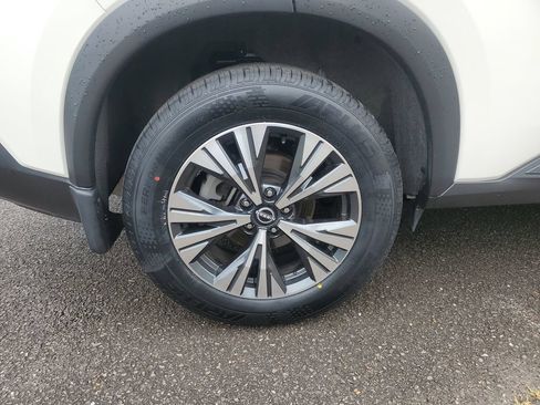 Certified 2023 Nissan Rogue SV AWD/4WD image 5