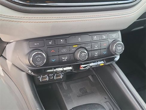 Used 2022 Dodge Durango R/T image 33