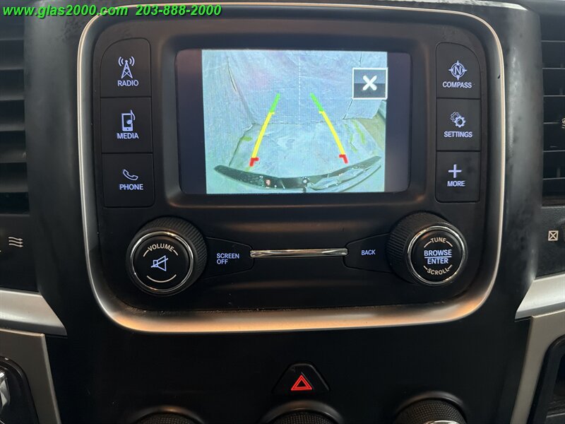 Used 2018 RAM 1500 Classic SLT AWD/4WD image 11