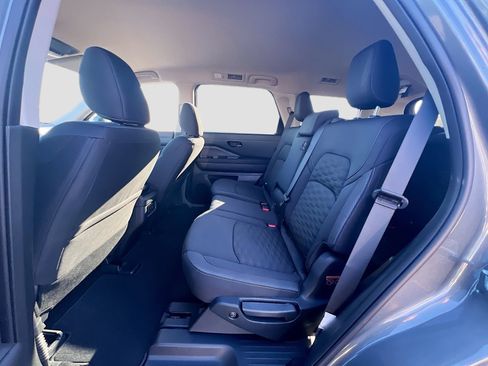 New 2026 Nissan Pathfinder SV image 25