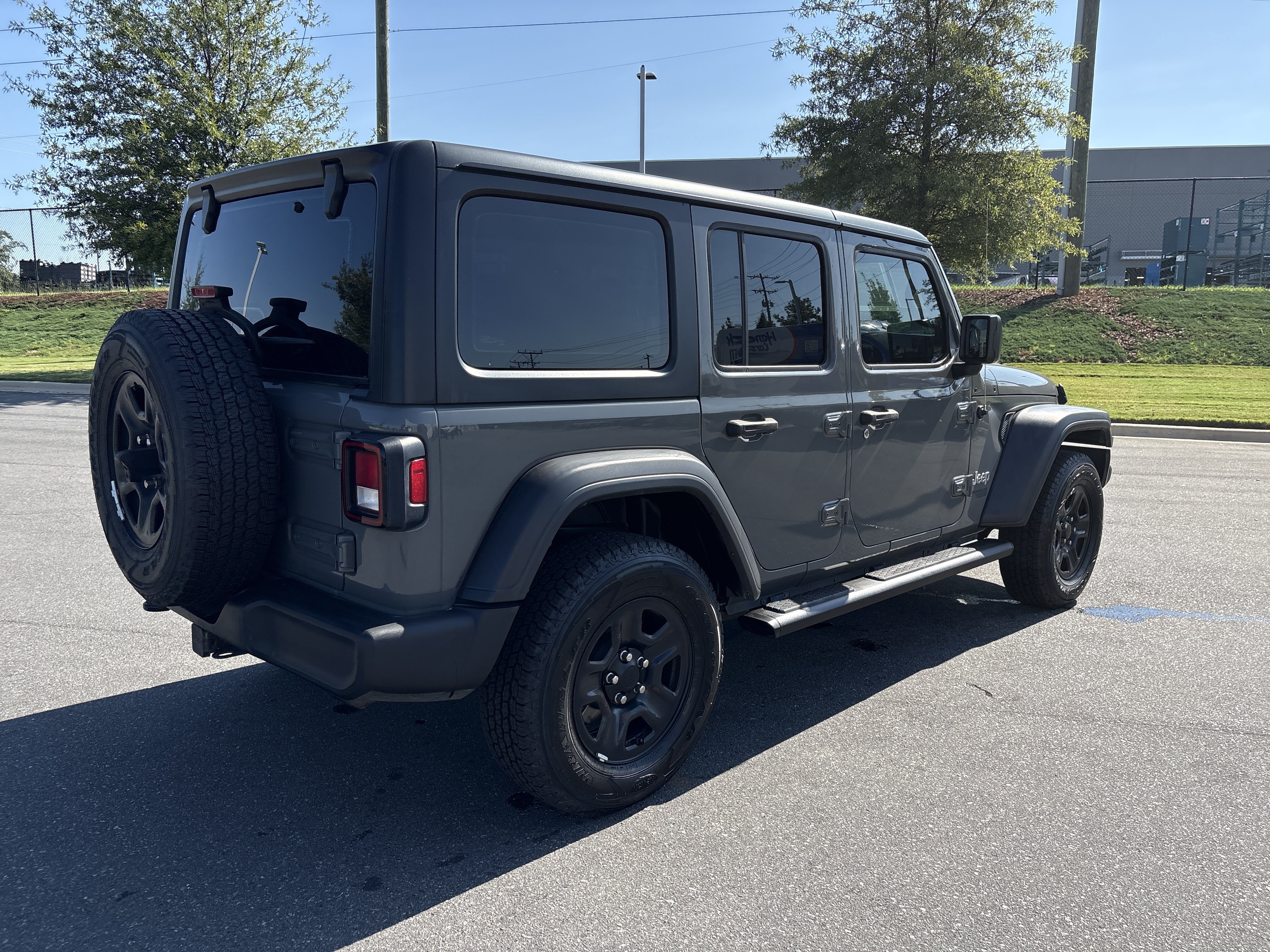 Used 2018 Jeep Wrangler Unlimited Sport AWD/4WD image 9