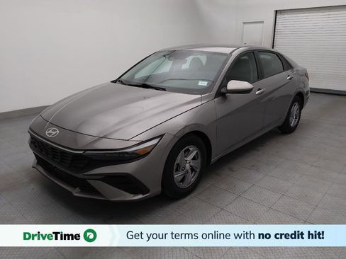 Used 2024 Hyundai Elantra SE FWD image 1