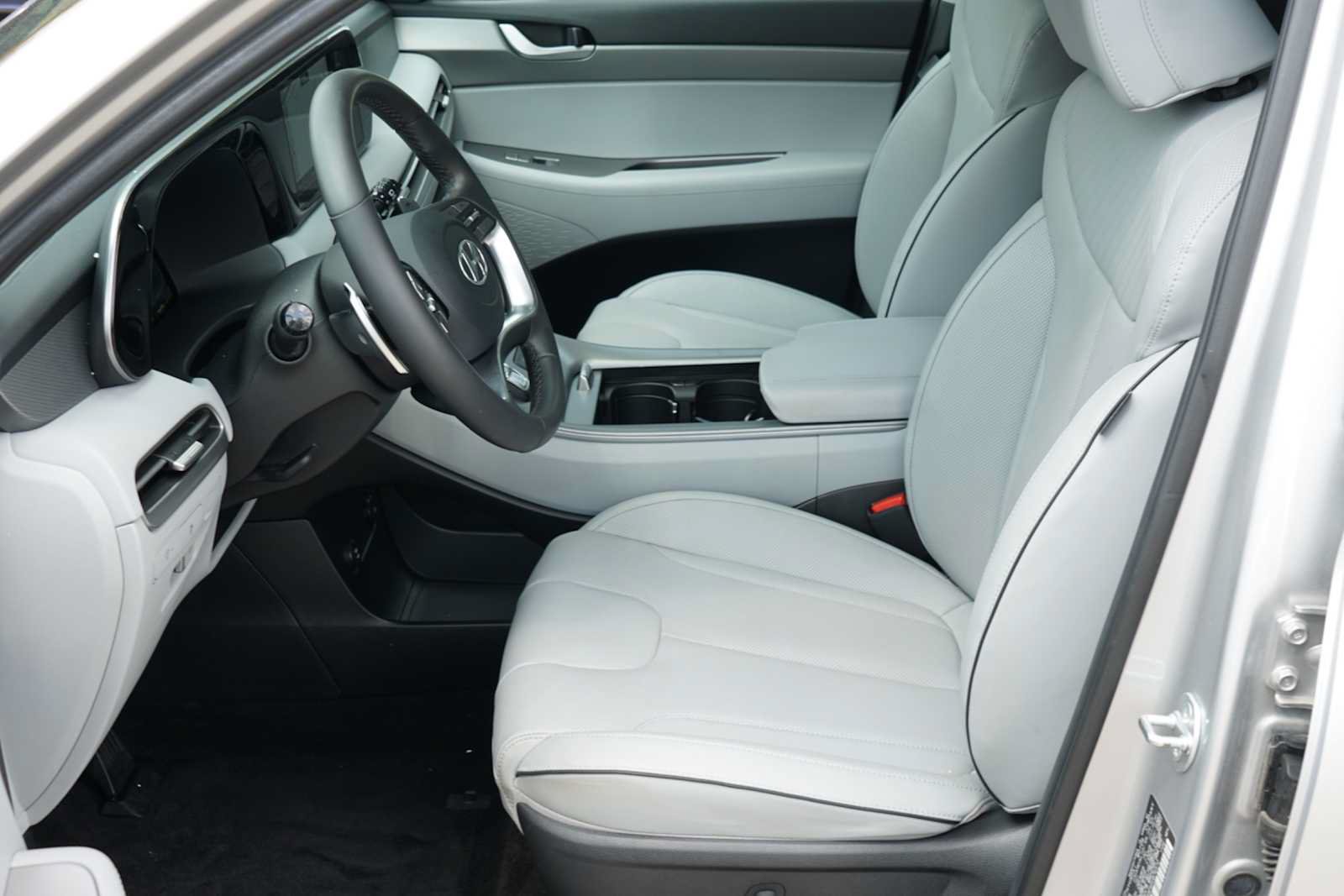 Used 2025 Hyundai Palisade SEL FWD image 8