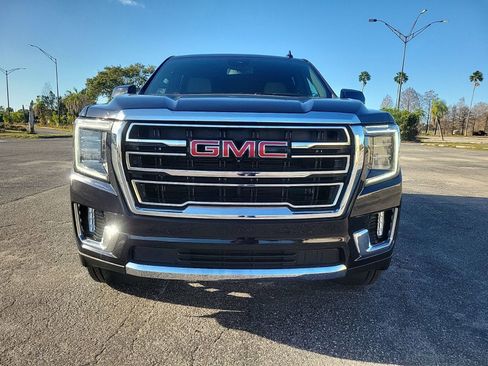 Used 2023 GMC Yukon SLT w/ SLT Luxury Package image 4