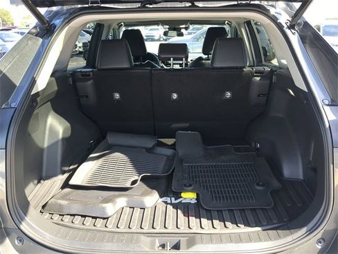 Used 2022 Toyota RAV4 XLE Premium image 9