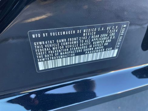 Used 2025 Volkswagen Jetta SE image 22