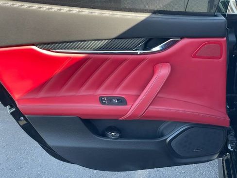 Used 2021 Maserati Quattroporte Trofeo image 44