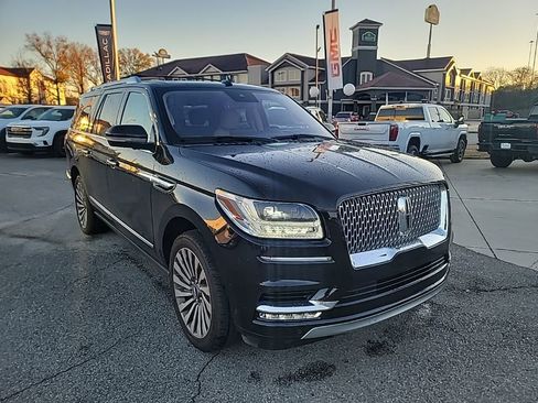 Used 2019 Lincoln Navigator L Reserve image 2