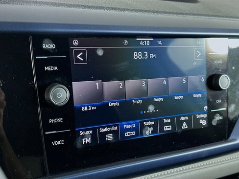 Used 2024 Volkswagen Taos SE image 19