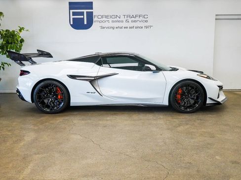 Used 2026 Chevrolet Corvette ZR1 w/ ZR1 Carbon Fiber Aero Package RWD image 23