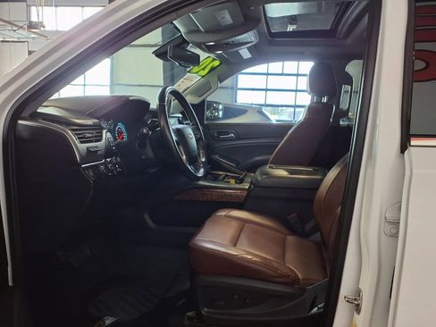 Used 2020 Chevrolet Suburban Premier w/ Premier Plus Edition image 21