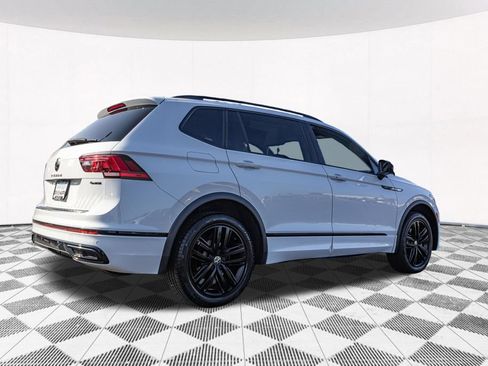 Used 2022 Volkswagen Tiguan SE R-Line AWD/4WD image 9