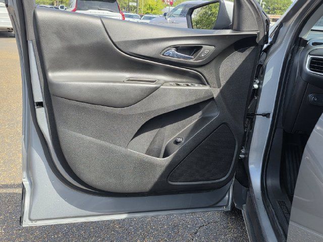 Used 2023 Chevrolet Equinox LT w/ Driver Convenience Package AWD/4WD image 16