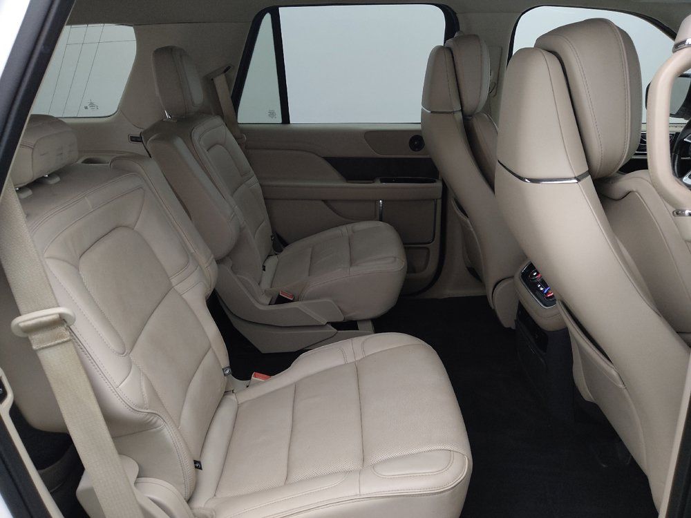 Used 2018 Lincoln Navigator Select w/ Cargo Package RWD image 19