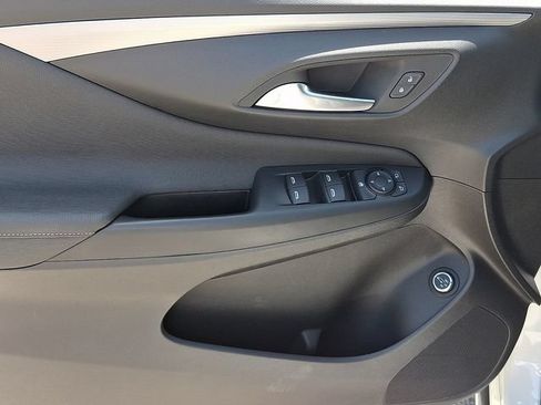 Used 2025 Buick Envista Avenir FWD image 22