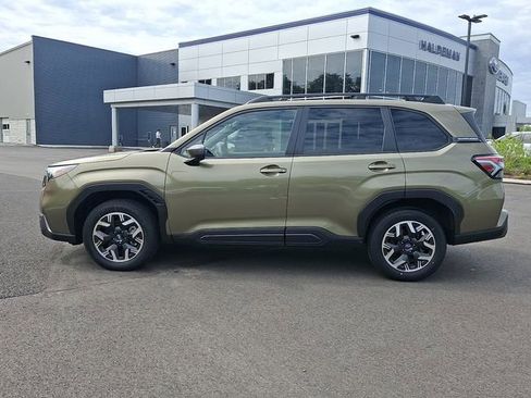 Certified 2025 Subaru Forester Premium AWD/4WD image 4