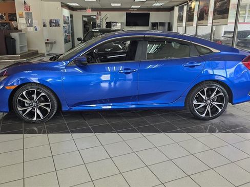 Used 2019 Honda Civic Sport image 2