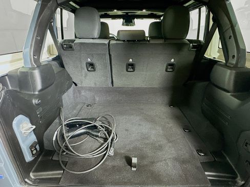 Used 2025 Jeep Wrangler Willys image 27