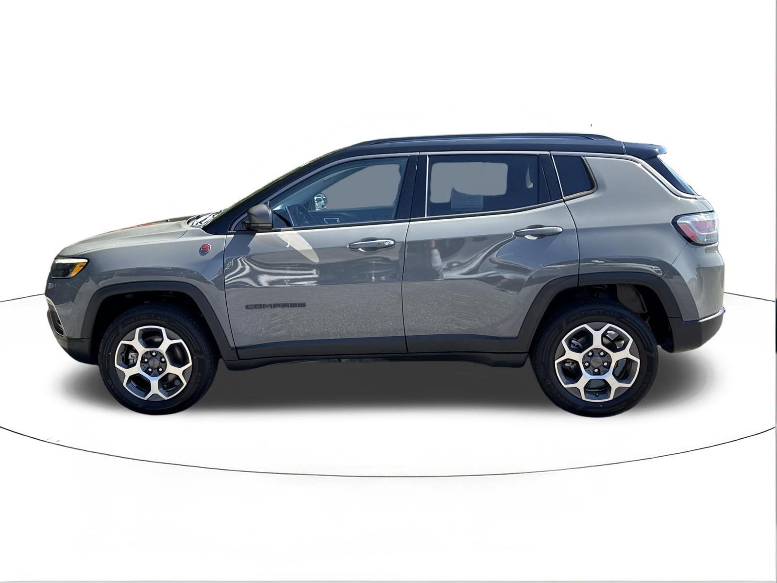 Used 2022 Jeep Compass Trailhawk w/ Trailhawk Elite Group AWD/4WD image 6