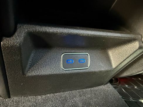 Used 2025 Mercedes-Benz GLE 450 4MATIC image 17