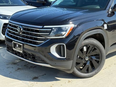 New 2026 Volkswagen Atlas SE FWD image 2