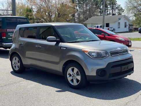 Used 2018 Kia Soul image 5