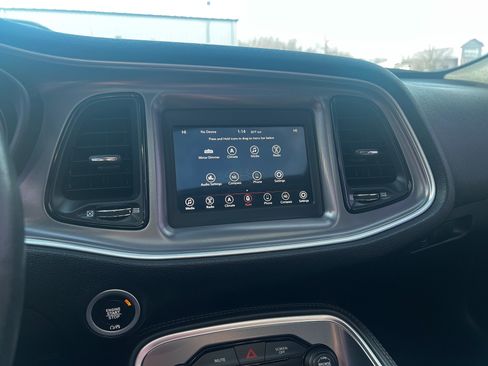 Used 2019 Dodge Challenger SXT w/ Blacktop Package image 17