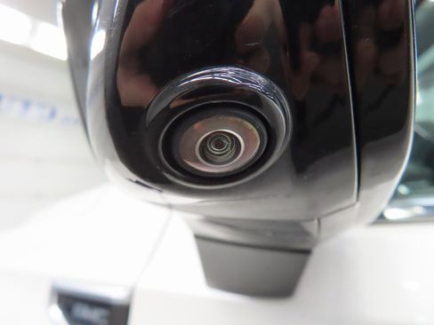 Used 2021 GMC Yukon XL Denali w/ Denali Premium Package image 44