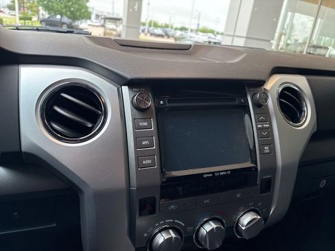 Used 2017 Toyota Tundra SR5 w/ SR5 Upgrade Package RWD image 4