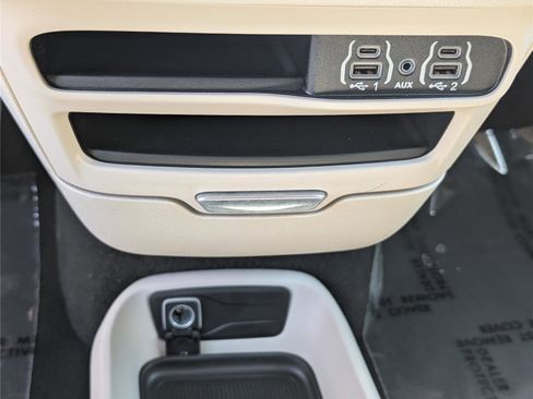 Used 2023 Chrysler Voyager LX FWD image 25