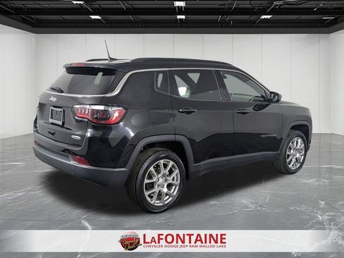 Certified 2023 Jeep Compass Latitude image 5