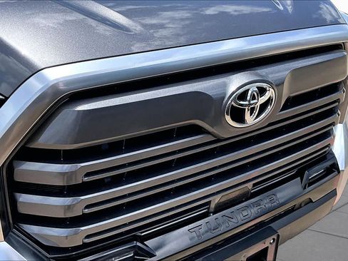Used 2025 Toyota Tundra Limited AWD/4WD image 29